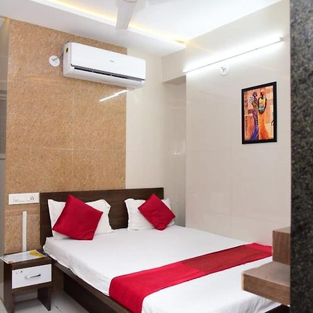 Nivant Lodge Solapur Εξωτερικό φωτογραφία