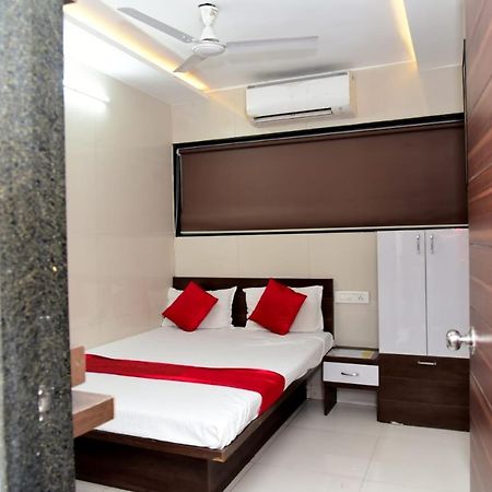Nivant Lodge Solapur Εξωτερικό φωτογραφία