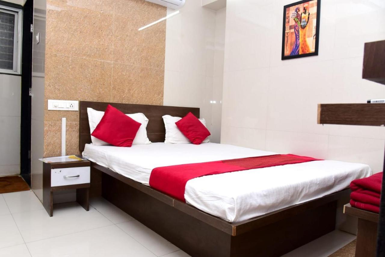 Nivant Lodge Solapur Εξωτερικό φωτογραφία
