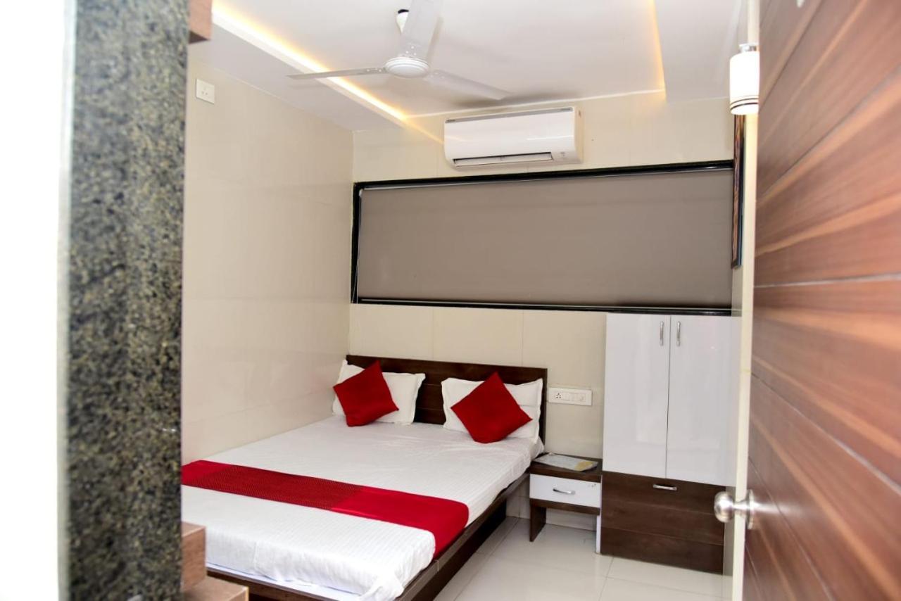 Nivant Lodge Solapur Εξωτερικό φωτογραφία